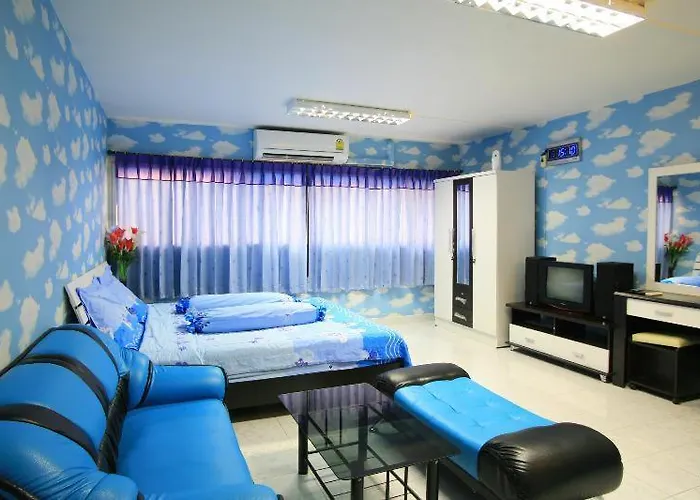 Deluxe At Popular Apartment *